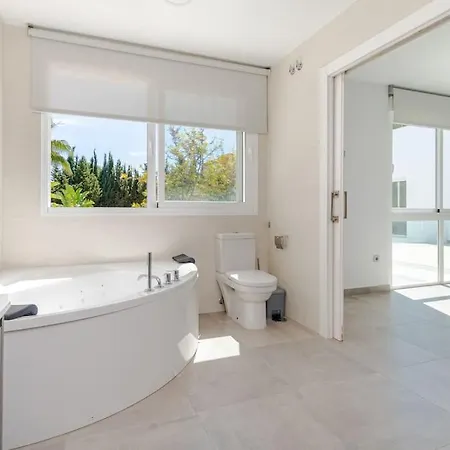 Amazing With Private Pool Nueva Andalucia Villa
