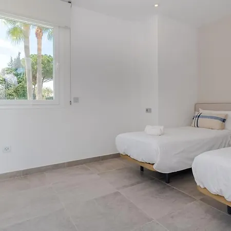 Amazing With Private Pool Nueva Andalucia Villa